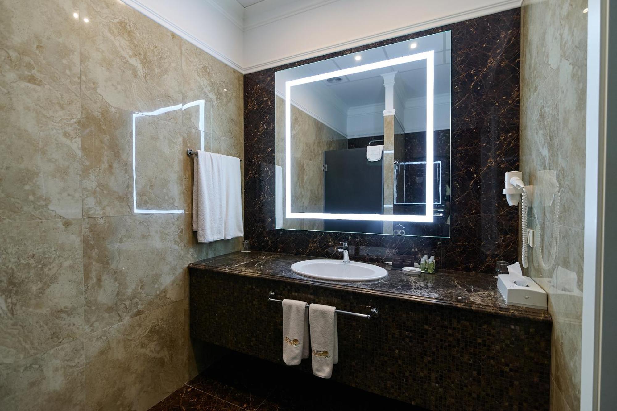 Hotel Misto Spa & Fitness Kharkiv Exterior photo